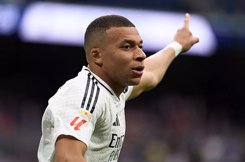 ريال مدريد يقدم عرضًا حصريًا لمبابي: قميص مودريتش ينتظره!