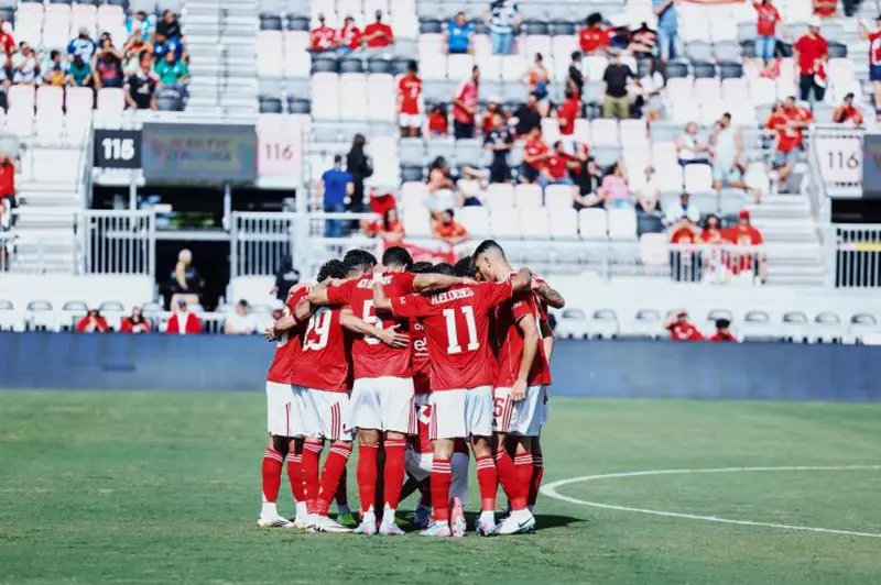 حكم بديل متمكن يتأهب لقيادة لقاء الأهلي في افتتاح مونديال الأندية